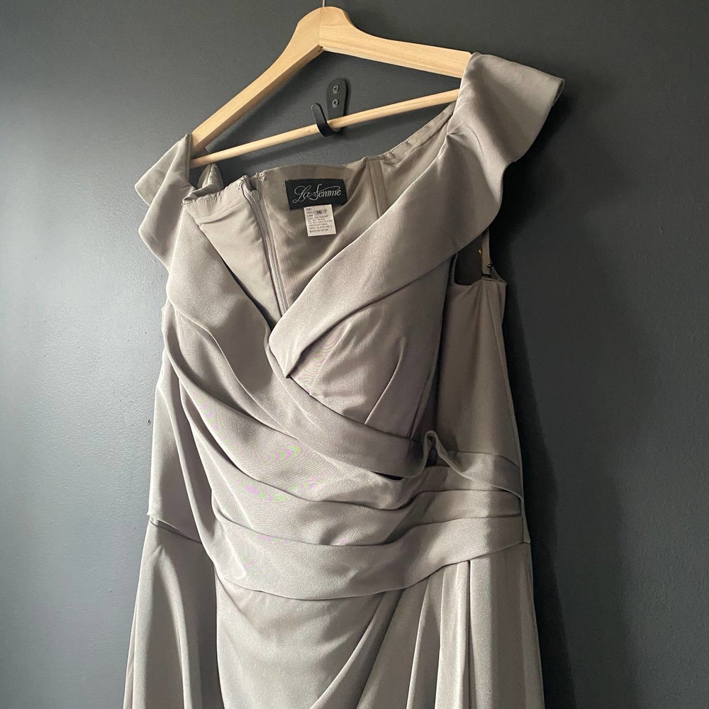 La Femme Surplice Off the Shoulder Column Gown NEW Sz 16 - Picture 13 of 15